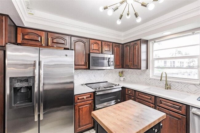 Building Photo - 3640 Bal Harbor Blvd