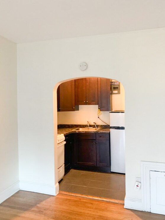 Building Photo - 2315 N Charles St