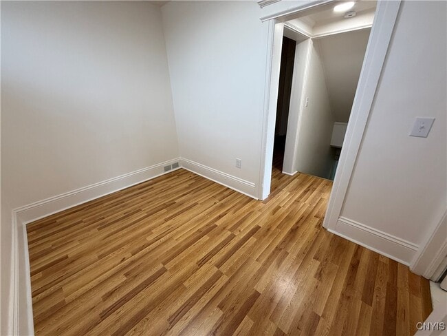 Building Photo - 2817 Milton Ave