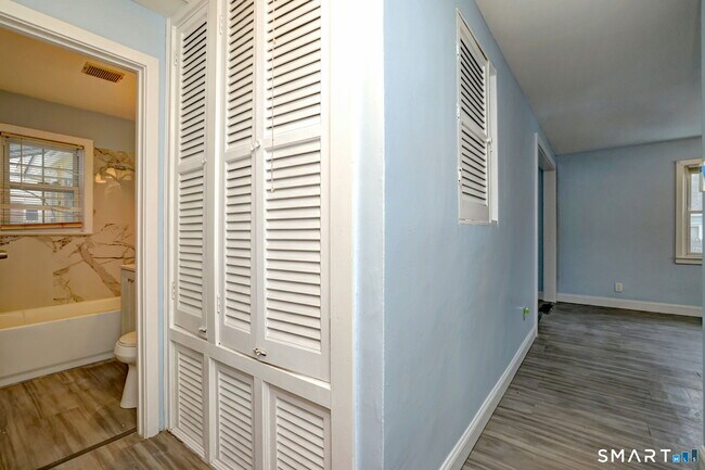 Building Photo - 106 Higbie Dr