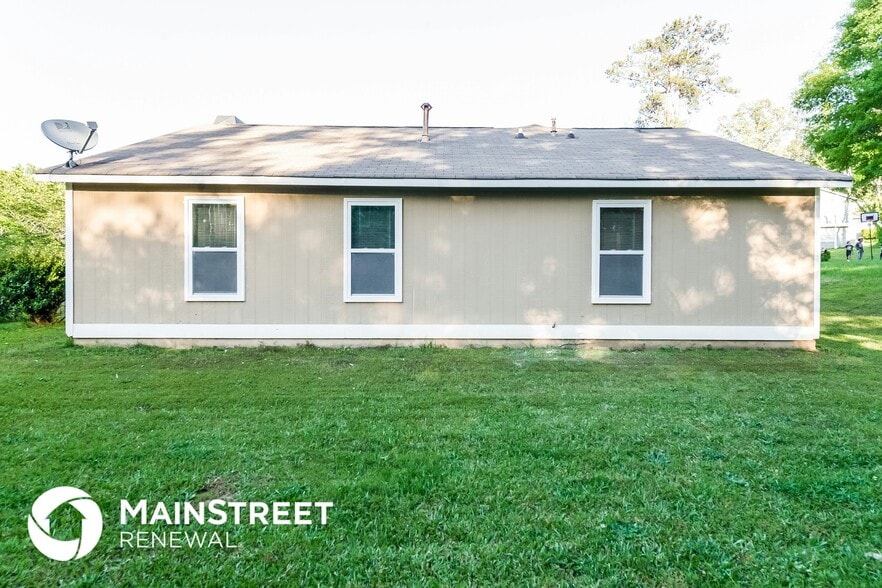 Building Photo - 6265 Leverett Dr