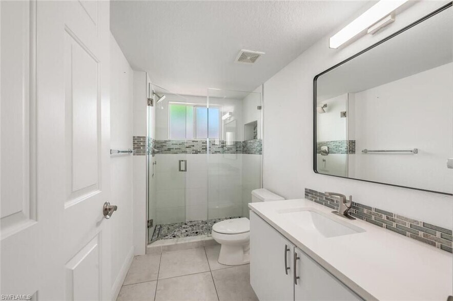 Building Photo - 8244 Key Royal Cir