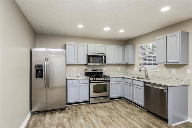 Building Photo - 2355 Delfern Dr NW