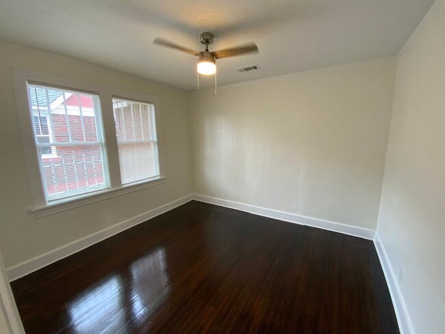 Building Photo - 920 N Auburndale St