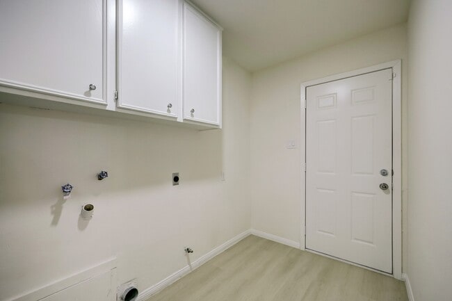 Building Photo - 5506 Bent Bough Ln