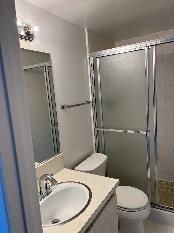 Building Photo - 500 Glenwood Cir