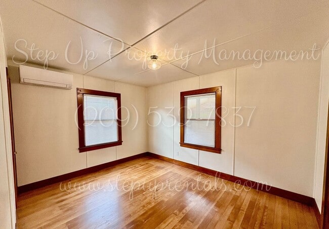 Building Photo - Sonora Sweet Spot | Updated 2BR, Soaking Tub, Fenced Yard + Porch