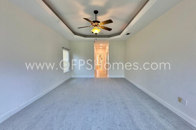 Building Photo - 4611 Chanan Dr