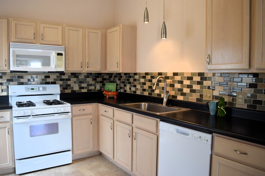 Building Photo - 354 Birchwood Crossing Ln