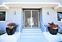 Building Photo - 8260 Byron Ave