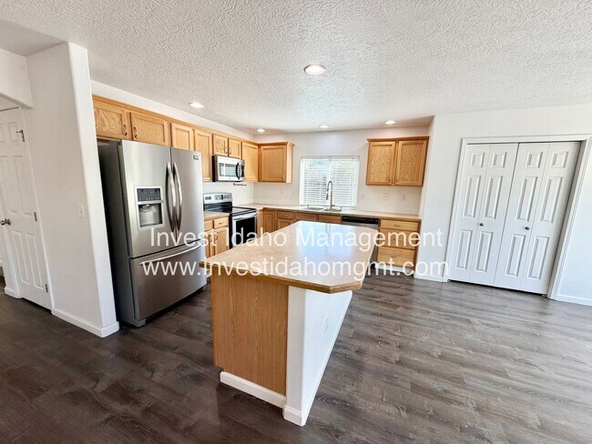 Building Photo - 17383 N Chouteau Ave