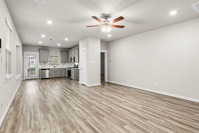 Building Photo - 17200 Leafroller Dr