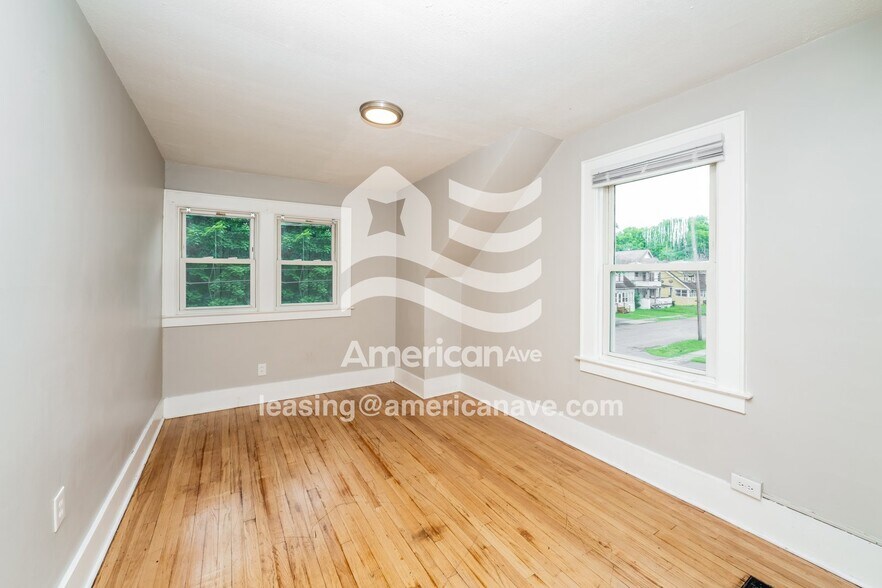 Building Photo - 216 Marguerite Ave