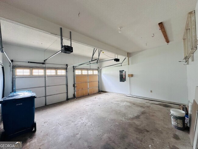 Building Photo - 1900 Rocksram Dr