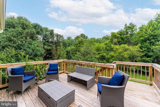 Building Photo - 8424 Holly Leaf Dr