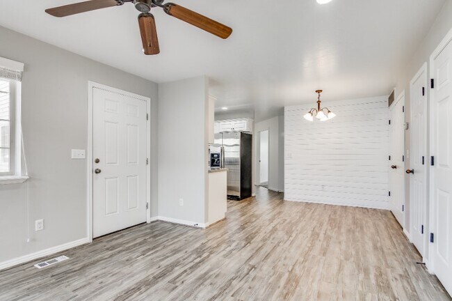 Building Photo - 467 S 2550 W