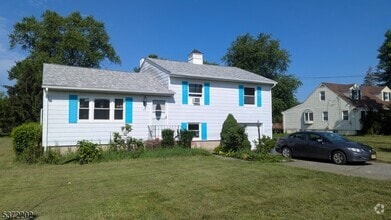 Building Photo - 69 Clinton Rd