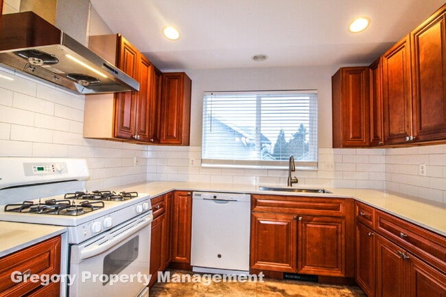 Building Photo - 13609 46th Ave SE