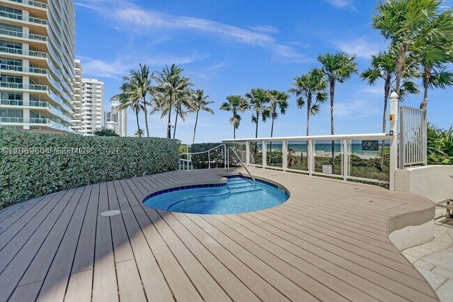 Building Photo - 5757 Collins Ave