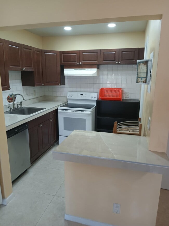 Building Photo - 630 NW 13th St