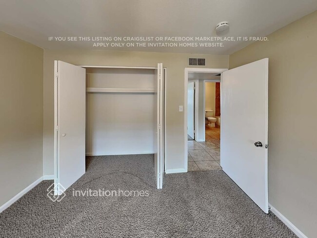 Building Photo - 1536 W Andorra Dr