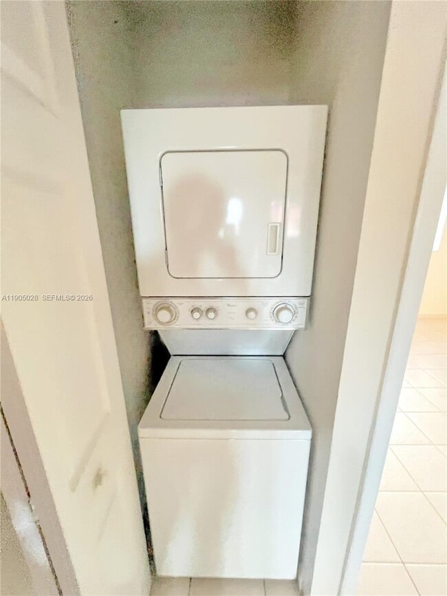 Building Photo - 5712 W 25th Ct