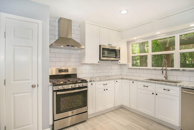Building Photo - 4602 Kinglet St