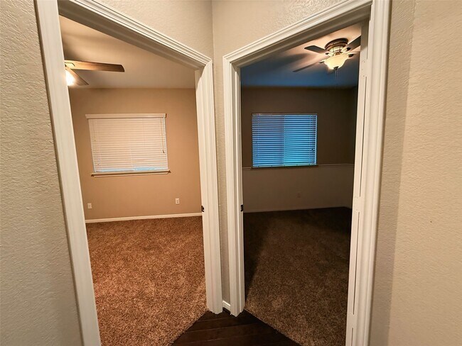 Building Photo - 1062 Cedar Lake Ct