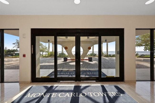 Building Photo - 3301 Bayshore Blvd