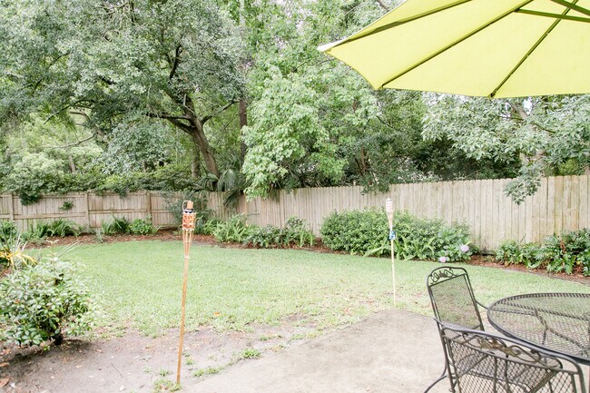 Building Photo - 509 Rivera Dr