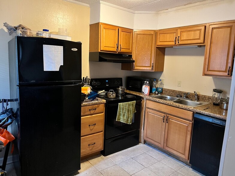 Building Photo - 2718 Painter Ave SW