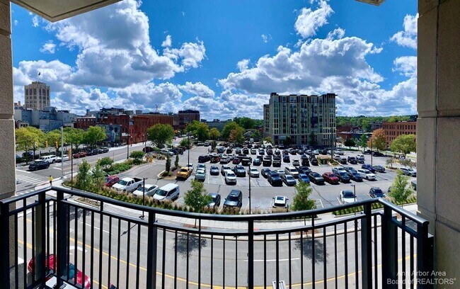 Building Photo - 111 N Ashley St