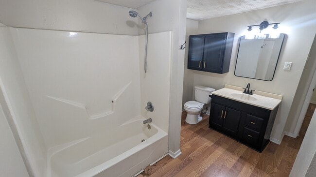 Building Photo - 1607 Bells Dr