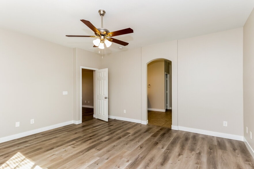 Building Photo - 9623 Vega Carpio Ave