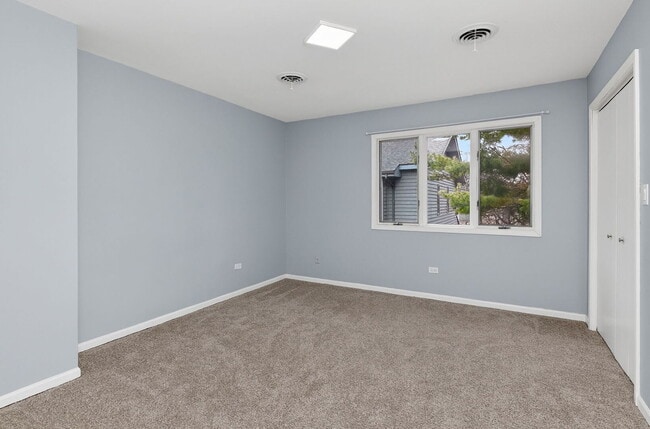 Building Photo - 14816 S Penn Rd