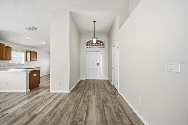 Building Photo - 31202 Baclan Dr