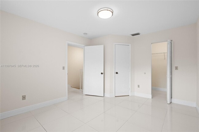 Building Photo - 6211 SW 138th Ct