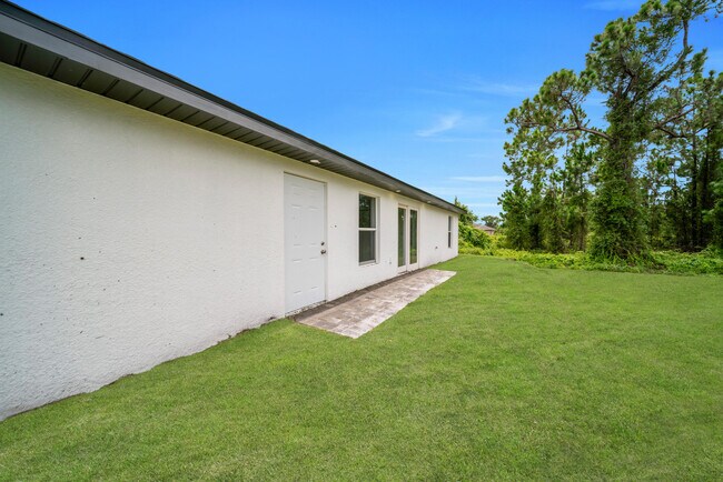 Building Photo - 382 McArthur Blvd