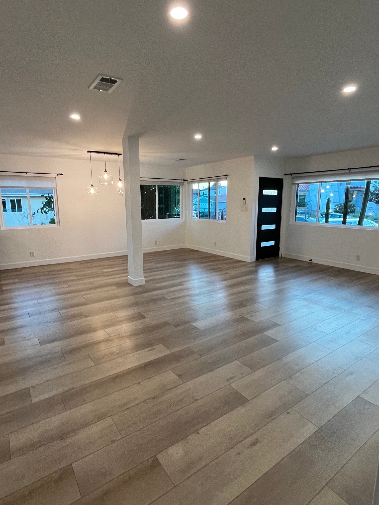 Building Photo - 11222 Greenlawn Ave
