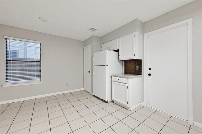 Building Photo - 4601 Manzanillo Dr