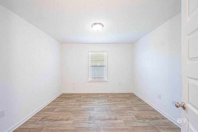 Building Photo - 23294 Shadowridge Dr