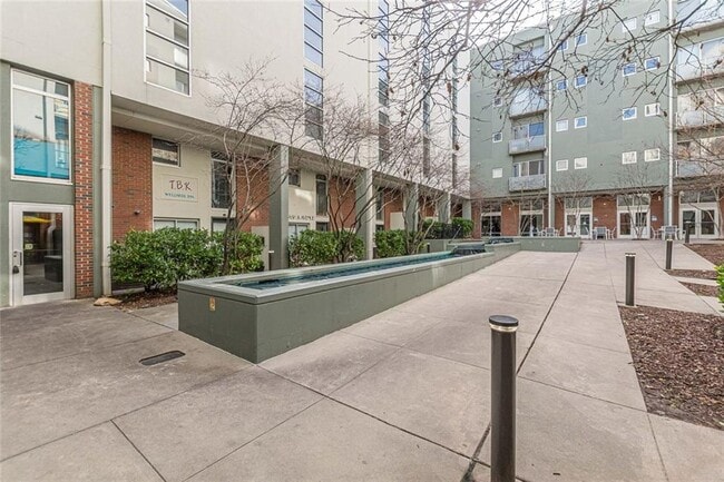 Building Photo - 620 Glen Iris Dr NE