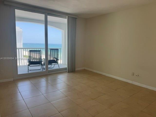 Building Photo - 5401 Collins Ave