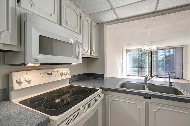Building Photo - 14130 Rosemary Ln