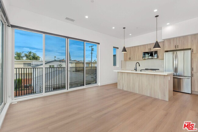 Building Photo - 3839 Wade St