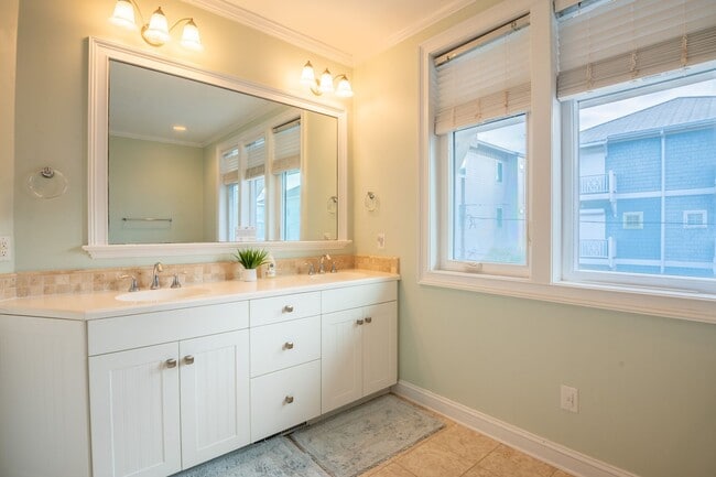 Building Photo - Fresh and Salty @ 608 Carolina Beach Ave. S. #202