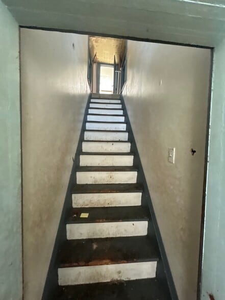 Building Photo - 47 W Penning Ave