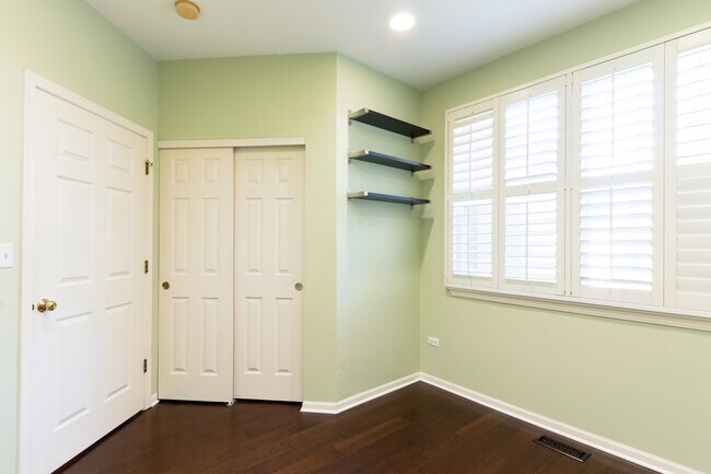 Building Photo - 2973 Kentshire Cir