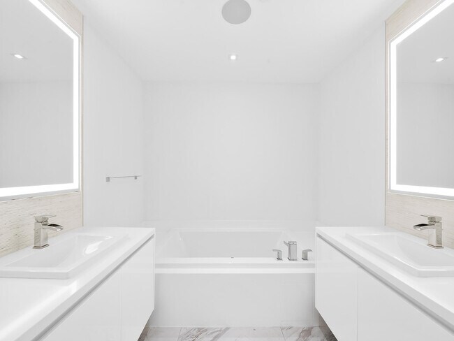 Building Photo - 701 N Fort Lauderdale Beach Blvd