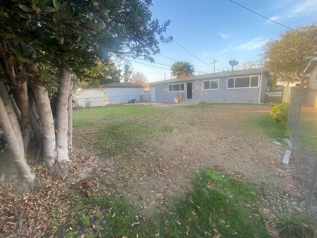 Building Photo - Three Bedroom House w/Big Backyard $3,350/...